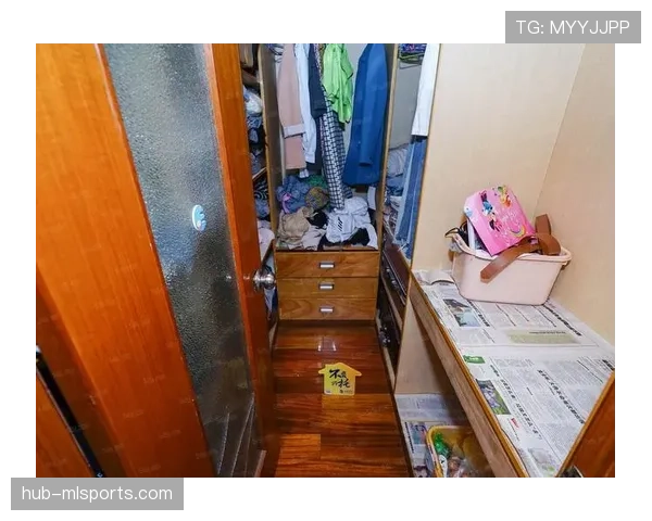 王励勤退役后住的那套别墅，光车库就比我家还大